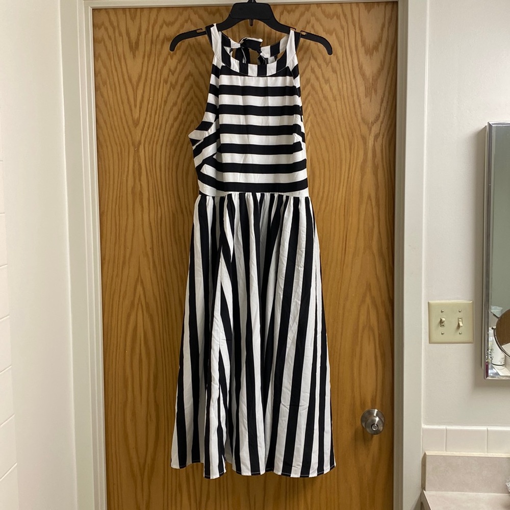 Eshakti black and white halter style dress size 14